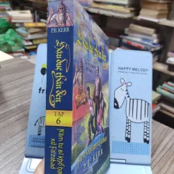 Sách: Hậu duệ thần đèn - P.B Kerr (A2) 578486