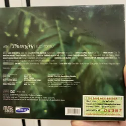 [CỰC HIẾM] Album CD+DVD Phương Vy - Lúc Mới Yêu (Vol.1 - Quán quân VN Idol) 688336