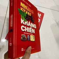 Sách Những kỉ vật kháng chiến 521641