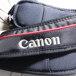 Dây đeo Canon chuyên dụng