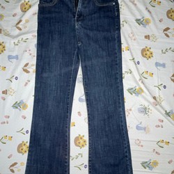 Quần jeans ống loe xanh đậm