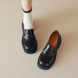 Giày Loafer da thật từ Ý, size 36, màu đen bóng mờ.