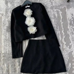 Set đồ xinh màu đen phối hoa còn size M hàng mới 450455