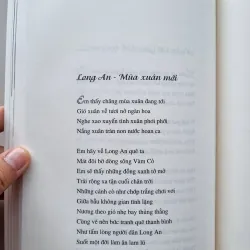Về với yêu thương, sách có thủ bút của cựu thủ tướng Trương Hòa Bình 1025823