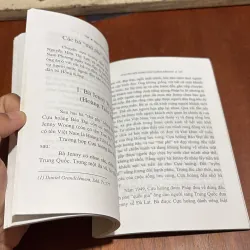II Sách Lịch Sử: Chuyện Nội Cung Cựu Hoàng Bảo Đại - Nguyễn Đắc Xuân - 2005 995101