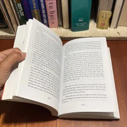 [Ruột Sách Có Gạch Và Note Bằng Bút Chì] - Tiểu Thuyết, Trinh Thám, Kinh Dị: Trại Hoa Đỏ 927231