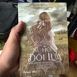 Sách fantasy Nụ hôn dối lừa  957871