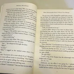 [Sách tiếng Anh 2hand] Like new 90% - 🧜‍♀️ Real Mermaids Don't Wear Toe Rings 715136