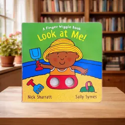 Board book tương tác - Look at me 970966