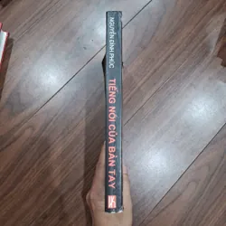 Tiếng nói của bàn tay (xem chỉ tay) 700747