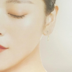 K18YG Bông tai kim cương - Hàng hiệu Chính hãng 869073