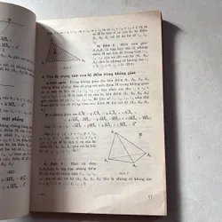 Các bài toán về phương pháp véctơ và phương pháp tọa độ - Nguyễn Mộng Hy 739157