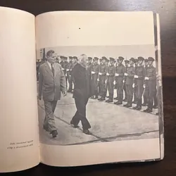 Sách ảnh: Hồ Chí Minh 590794