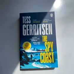 The Spy Coast - Tess Gerritsen