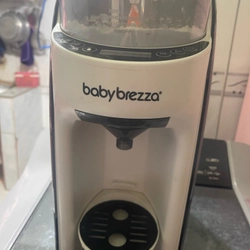 Máy pha sữa baby brezza