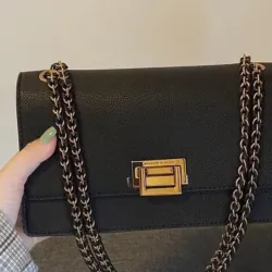 Túi xách nữ da PU đeo chéo phối dây xích vàng sang trọng 975278