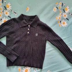 Áo len , cổ bẻ , size 45 kg - 50 kg , màu đen 992503