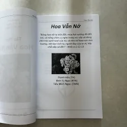 Tập thơ hoa vẫn nở (Tặng khi mua sách ở Tiệm) 755077
