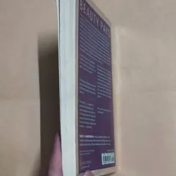 Beauty Pays: Why Attractive People Are More Successful - Daniel S. Hamermesh 990284