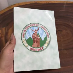 II Sách Lịch Sử: Truyền Thống Phan Thị Ràng, Người Con Gái Hòn Đất - 2012 1000935