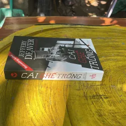 COMBO JEFFEREY DEAVER : NỮ PHỤ TÁ VÀ BÙA MÊ ĐÀN ÔNG & CÁI GHẾ TRỐNG 748869