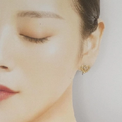 K18YG Bông tai kim cương hình trái tim - Hàng hiệu Chính hãng 869560