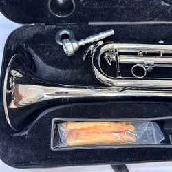 Lèn Trumpet mới nguyên hộp có dsur búp  454967