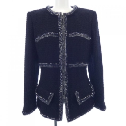 Jacket không cổ CHANEL P56910V37165 17A