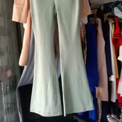 Quần loe size S, giá 45k 1026283