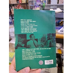 Bên bếp lửa những người anh hùng LỊCH SỬ - CHÍNH TRỊ - TRIẾT HỌC VAVO0910 Rebooks.vn