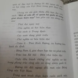 Một số vấn đề Quan hệ Quốc tế trong giai đoạn hiện nay. Chủ biên Thạc sỹ Vũ Quang Đản. 697502