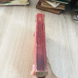 TRÙI RÈN TRONG LỬA ĐỎ  929093