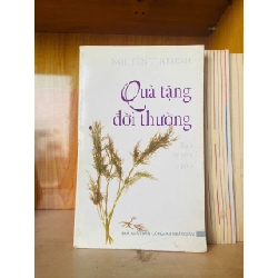 Quà tặng đời thường / Nguyễn Thơ Sinh - - KỸ NĂNG - VAVO3012