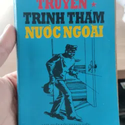 cuốn sách cũ thuộc loại sưu tầm, có tên là "Tuyển chọn Truyện Trinh Thám Nước Ngoài"
