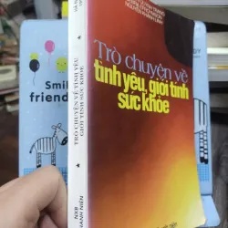 Sách: Trò chuyện về tình yêu, giới tính, sức khoẻ (B1) Tác giả: Nhiều tác giả 694423