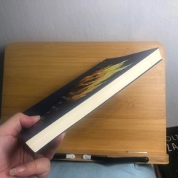 Một thoáng ta rực rỡ ở nhân gian (bản 2024) (like new) 327175