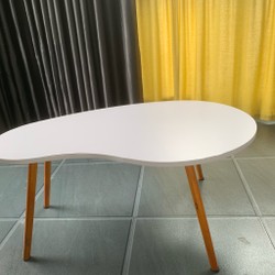 Bàn trà hạt đậu 60x90cm, cao 40cm, dùng đc 2 tháng