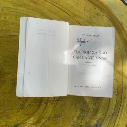 TỤC NGỮ CA DAO DÂN CA VIỆT NAM - VŨ NGỌC PHAN 1022458