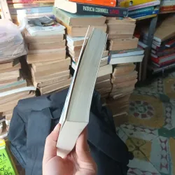 Ký Ức Nửa Đêm - Sedney Sheldon 762354