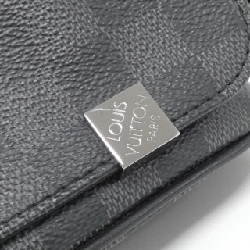 Túi đeo vai Louis Vuitton Damier Graphite District PM N41028 613271