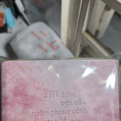 Em Đứng Trên Cầu Ngắm Phong Cảnh, Người Đứng Trên Lầu Lại Ngắm Em - Cố Tây Tước 463258