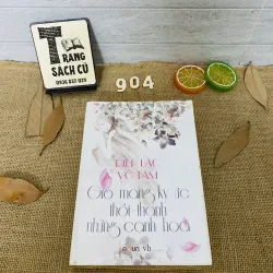 Gió mang những ký ức thổi thành những cánh hoa