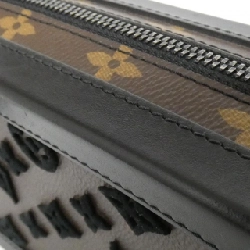 Túi xách mềm dọc Monogram Taffeta Louis Vuitton M45044 610625