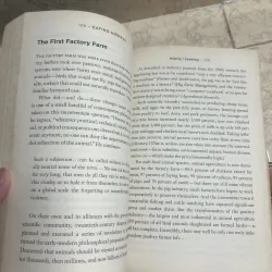 Eating Animal - Jonathan Safran Foer (sách real, còn tốt) 928670