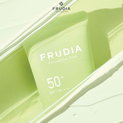 Kem chống nắng thuần chay từ Quả Bơ, nâng tone và cấp ẩm tự nhiên Frudia 70441