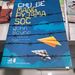 Chú bé pyjama sọc