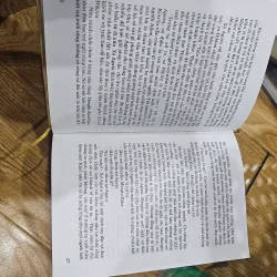 Tiếng chim hót trong bụi mận gai  (bìa cứng)
130k 758362