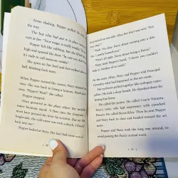 [Sách tiếng Anh 2hand] Like new 90% - Showing Off 936764