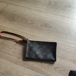 LV NHỎ XINH, VỪA ĐIỆN THOẠI XSmax