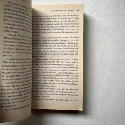 The Hundred-Year-Old Man Who Climbed Out the Window and Disappeared - Jonas Jonasson 1028832